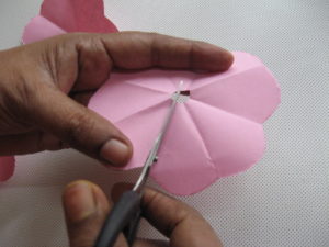 Kwiat z papieru Krok 4: Wytnij segmenty - papierowy kwiatek